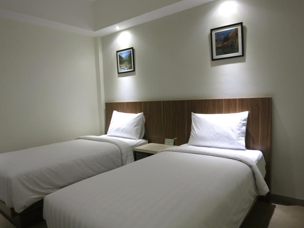 Hart Hotel Arjuna Mataram Zimmer foto